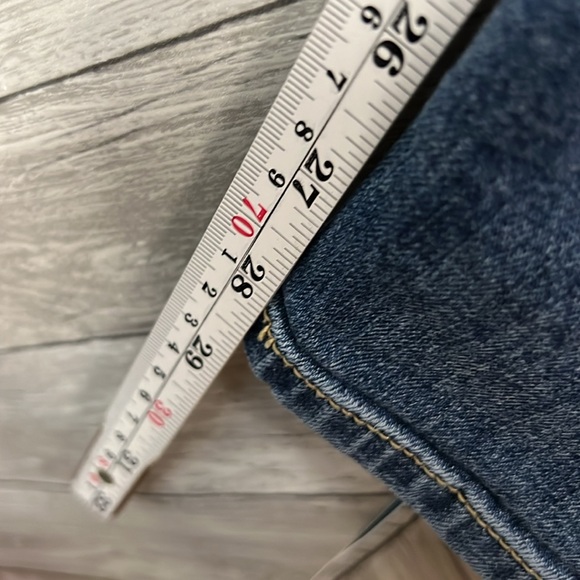 Judy Blue Boyfriend Fit Distressed Jeans 15/32 - Picture 8 of 9